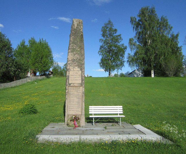 Løken gamle kirkegård – Krigsminnesmerke