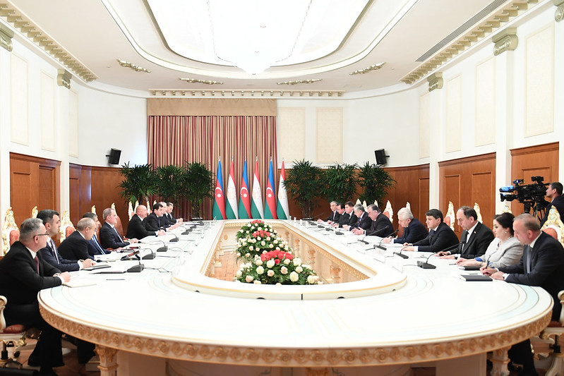 Встречи и переговоры высокого уровня между Таджикистаном и Азербайджаном