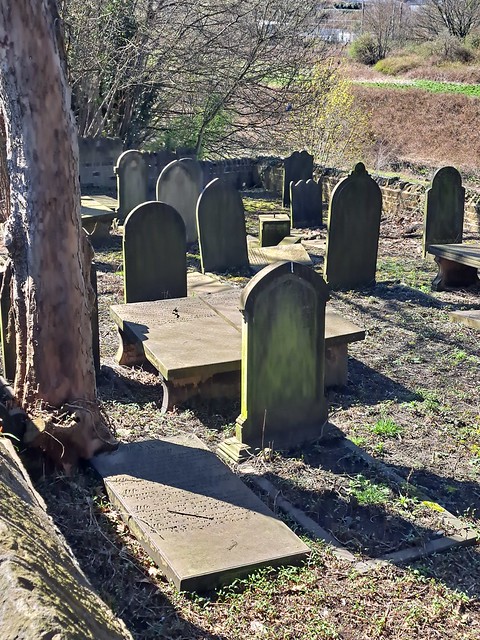 Crag Road Cemetery, Windhill
