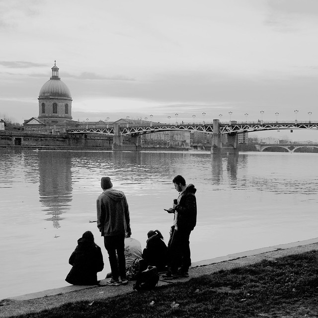 Toulouse, The Group at  the River