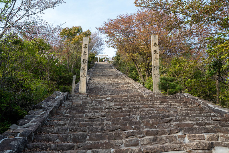 高屋神社の階段