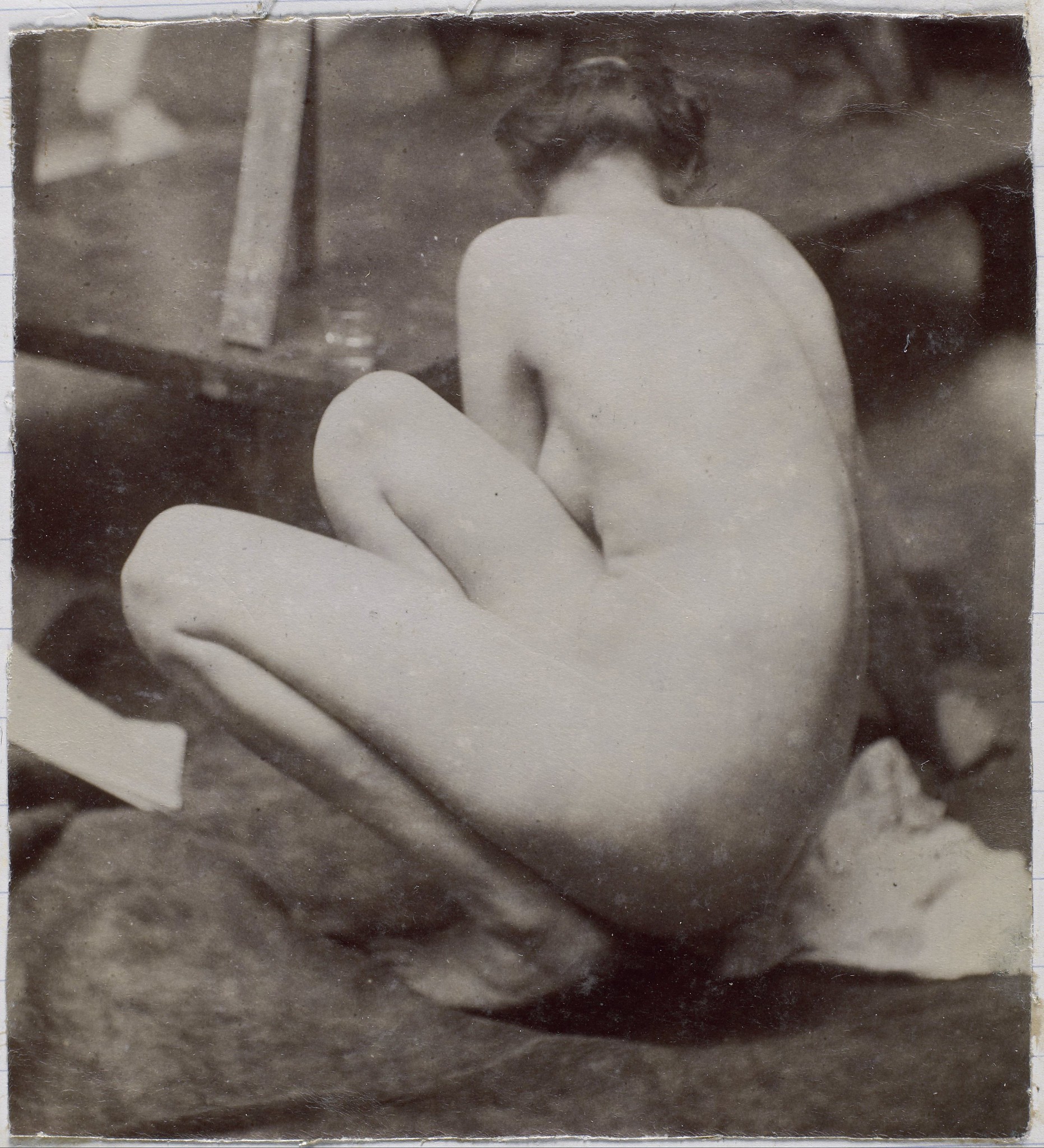 Studie van een vrouwelijk naaktmodel, op de rug gezien, in het atelier van Jacques de Lalaing, voorstudie voor element voor een fontein in Musee des Beaux arts, Doornik en voor cirkelvormige fontein, Jacques Lalaing (2)