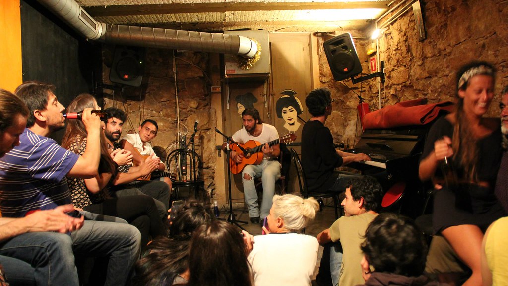 Flamenco jam session at 23 Robadors, Barcelona