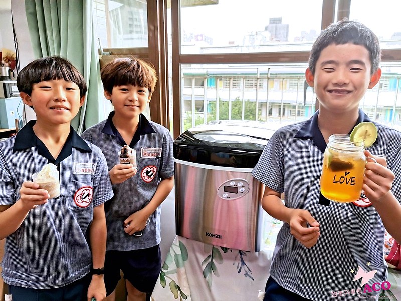 好物：【製冰機推薦】KOHZII 康馳 桌上型全自動製冰機 冰塊 飲料 45