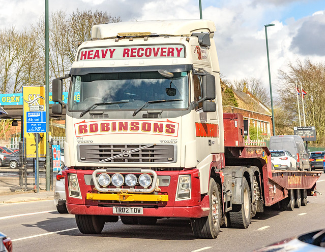 Robinsons heavy recovery Volvo FH