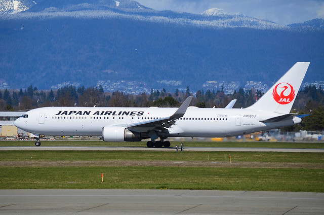 JA620J at Vancouver 1.4.23