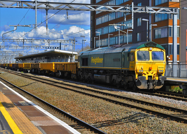 66506 Working 6F02 1420 Reading West Jn to Westbury Down T.C seen here passing Swindon on the GWML on 07/04/23.