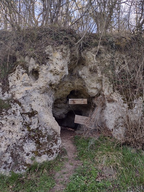 Grotte des Fées, Châtelperron