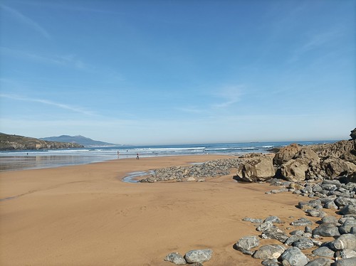 Playa la arena en este precioso domingo primaveral con cie… | Flickr