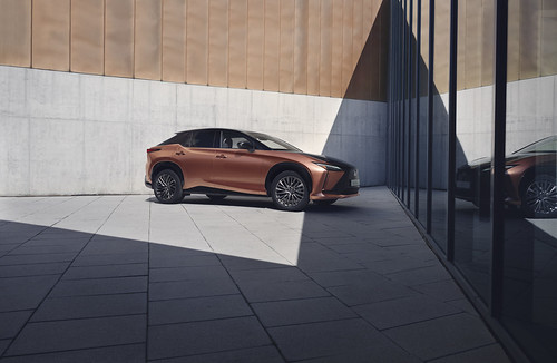 Lexus é a primeira marca premium com garantia de 10 anos