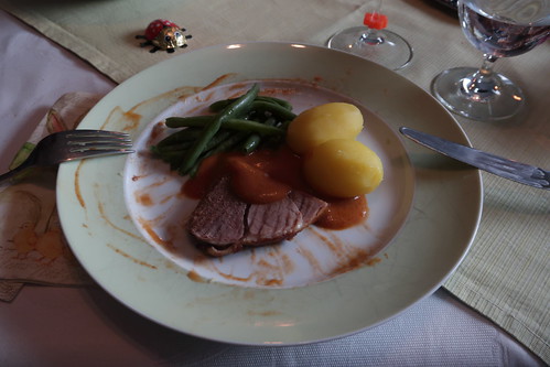 Lammkeule in Tomatenso?e mit Salzkartoffeln und grünen Bohnen (Nachschlag)