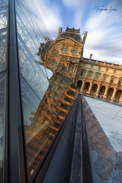Reflets au Louvre, Paris
