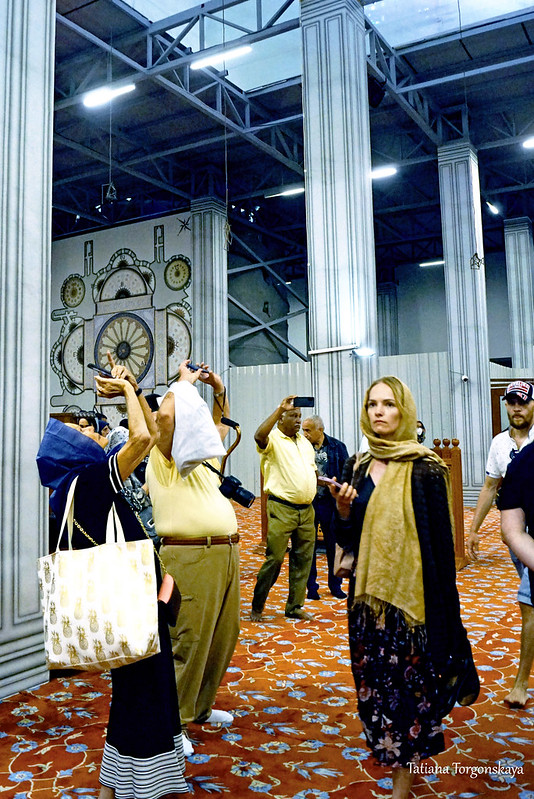 Туристы в Голубой мечети
