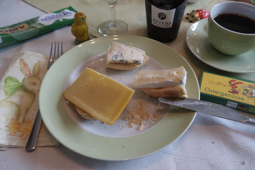 Käse auf Aufbackbrötchen