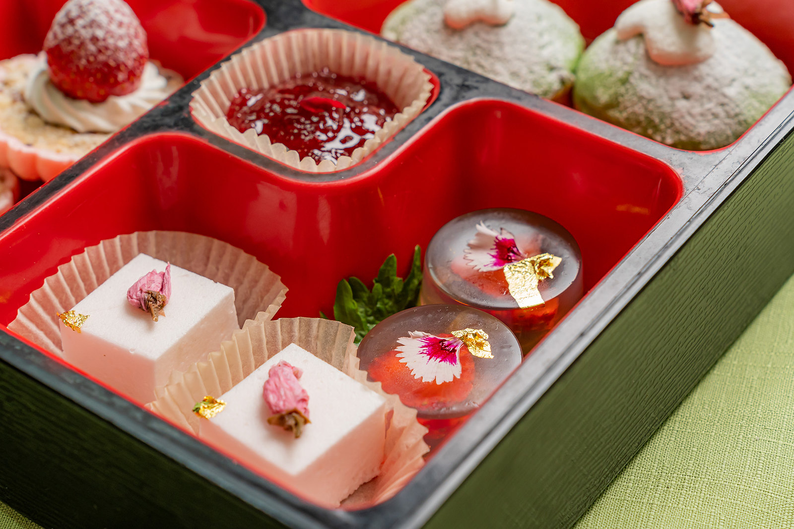 【圖說十二】花見午茶的櫻花淡雪羹與草莓櫻花凍不僅可愛又可口，不容錯過