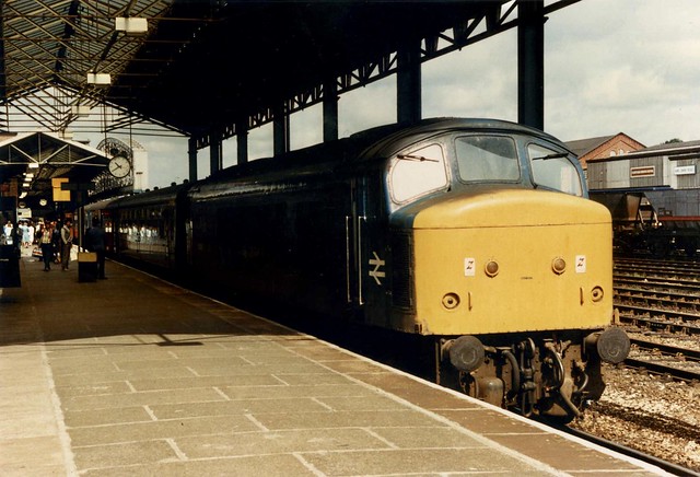Class 45 'Peak' 45040 failed at Chester on 1E08 - the 08.17 Holyhead - Newcastle