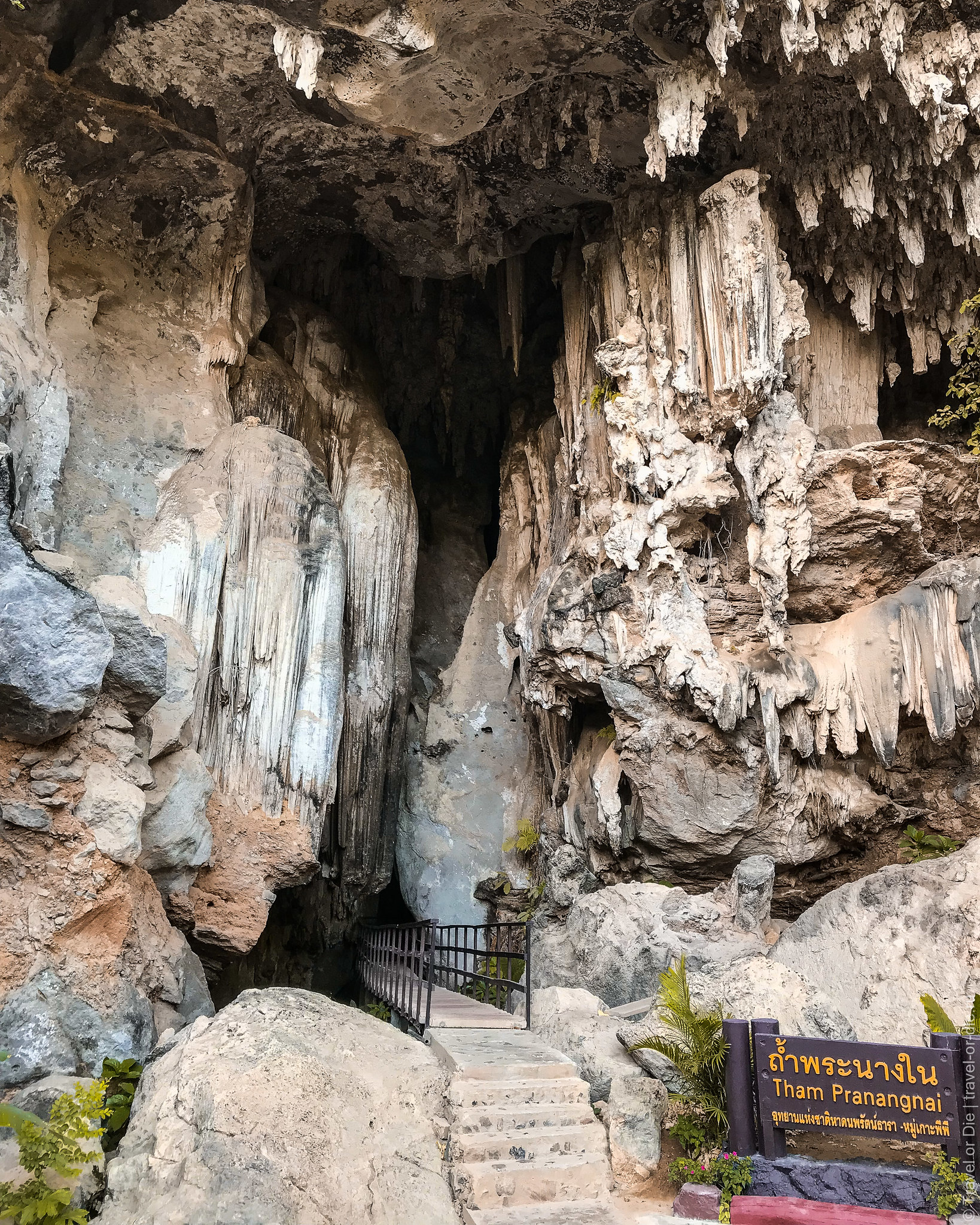 tiger-cave-temple-krabi-iphone-4655