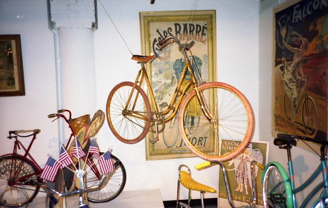 1996-02 - 011 1898 Chilion hickory framed bike
