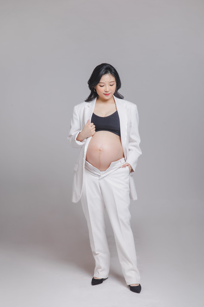 [孕婦寫真]  星瀚 全家福拍攝@迪司陽光攝影棚-最專業的團隊完成全家福照，拍出有溫度的照片! #