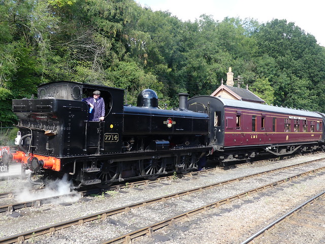 P1060687 - 2022-09-17 - SVR - Steam Gala - 7714 at Highley Station