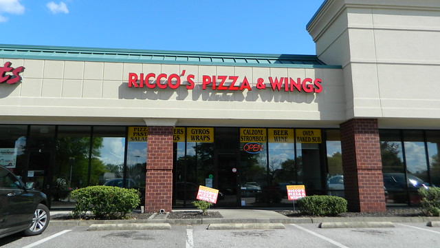 Ricco's Pizza & Wings