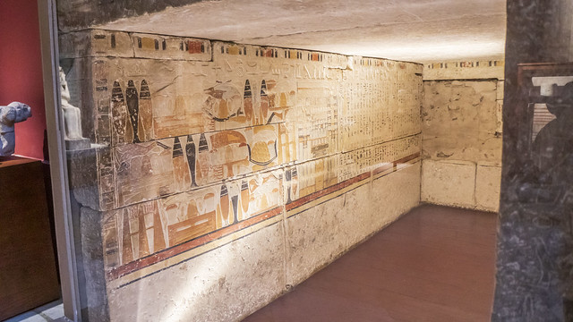 Deshri's burial chamber at the Egyptian Museum of Cairo غرفة دفن بالمتحف المصرى بالتحرير