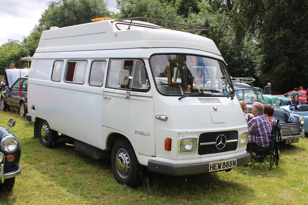 512 Mercedes (L206) 206D Camper Van (1975) HEW 885 N