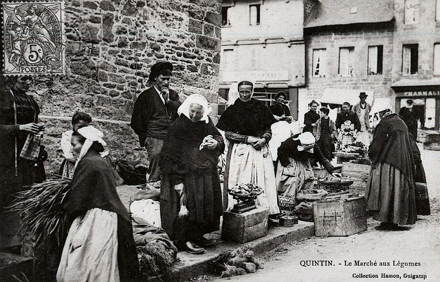QUINTIN Marché traditionnel vers 1900