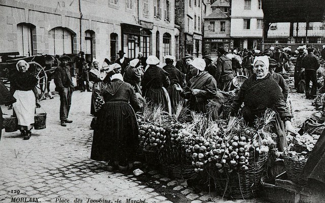 MORLAIX Marché traditionnel vers 1900