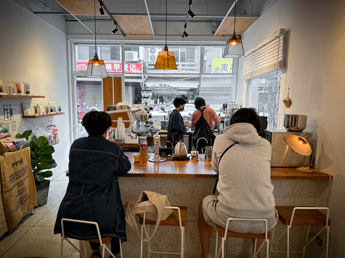 [中壢美食]著手咖啡 Coffee Intro in Taoyuan-內壢火車站附近自家烘豆咖啡館．自製甜點有著迷人風味 @VIVIYU小世界