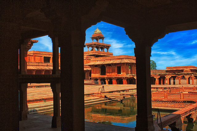 Fatehpur Sikri IND - Anup talao and Panch Mahal 02