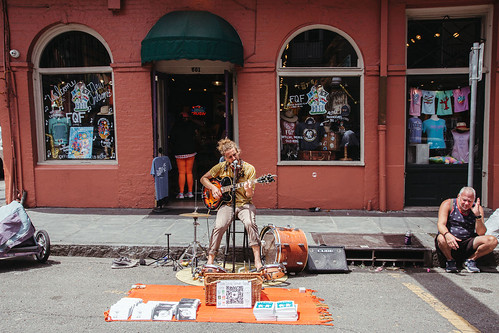 Busker on Royal Street during French Quarter Fest 2023. Photo by Sarah Kehoe.