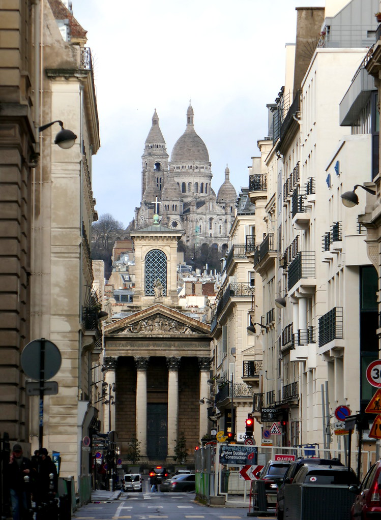 Perspective sur Notre-Dame de Lorette et le Sacré Coeur, rue Laffitte, , Paris IXe, France.