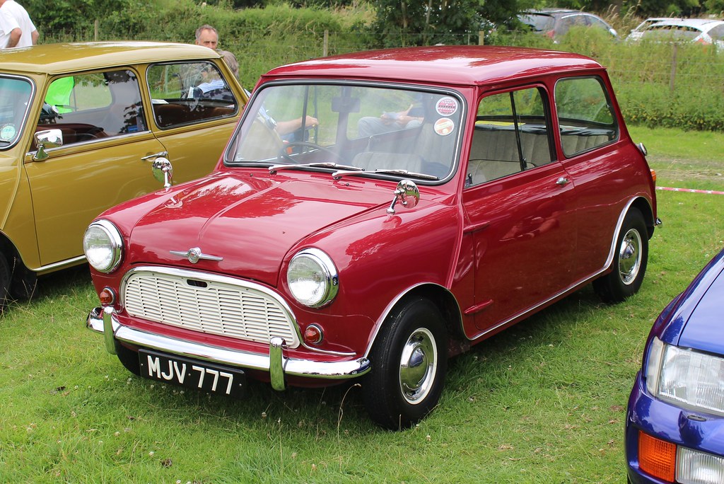 525 Morris Mini Minor (Mk.1) (1959) MJV 777