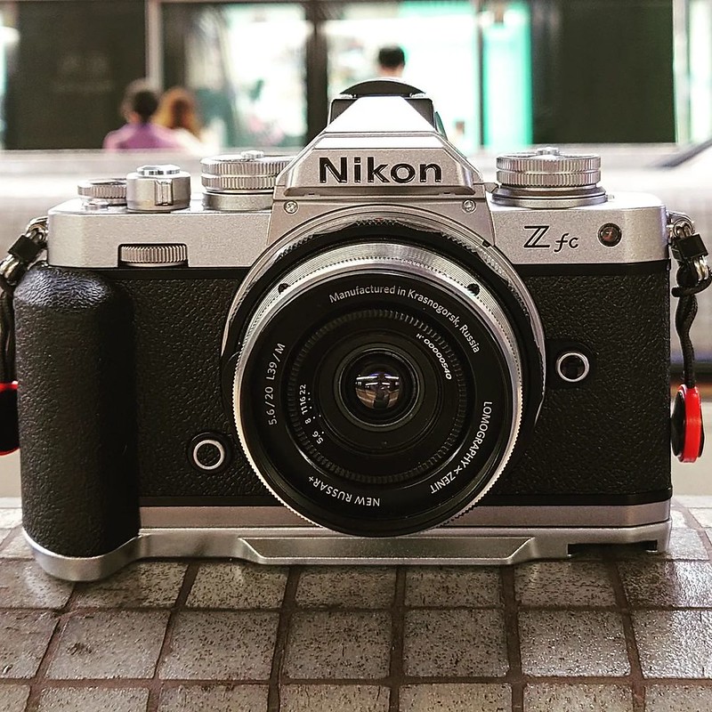 Russar+ 20mm f5.6 Nikon ZFC 的LOMO世界
