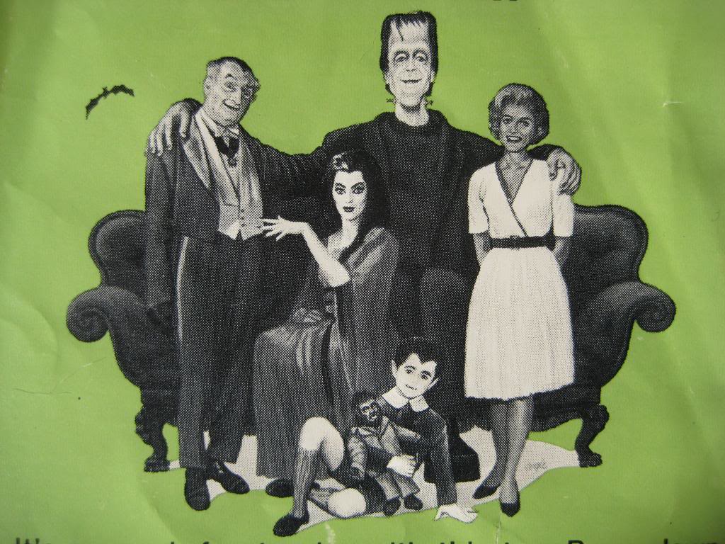 The Munsters Colorforms Booklet Close Up (1965)