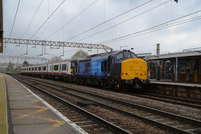 37800 waits time at Colchester on 5Q36, 09.40 Clacton CSD - Walton Old Jct MSC Sdgs, with 321 319 in tow. 21 04 2023