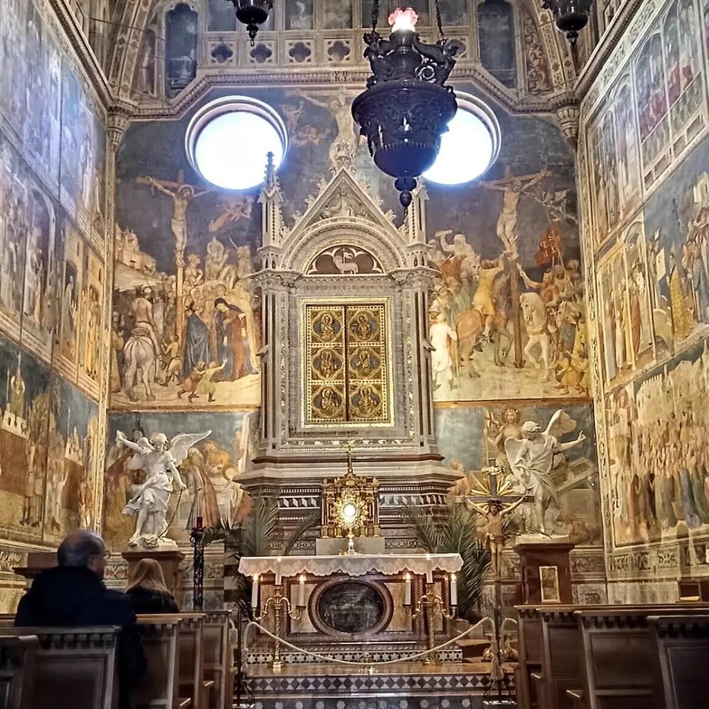 Italia - Adoración Eucarística en el Duomo de Orvieto