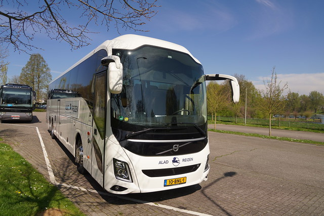 Volvo 9700 ALAD Reizen met kenteken 10-BNL-1 in Valkenburg 21-04-2023