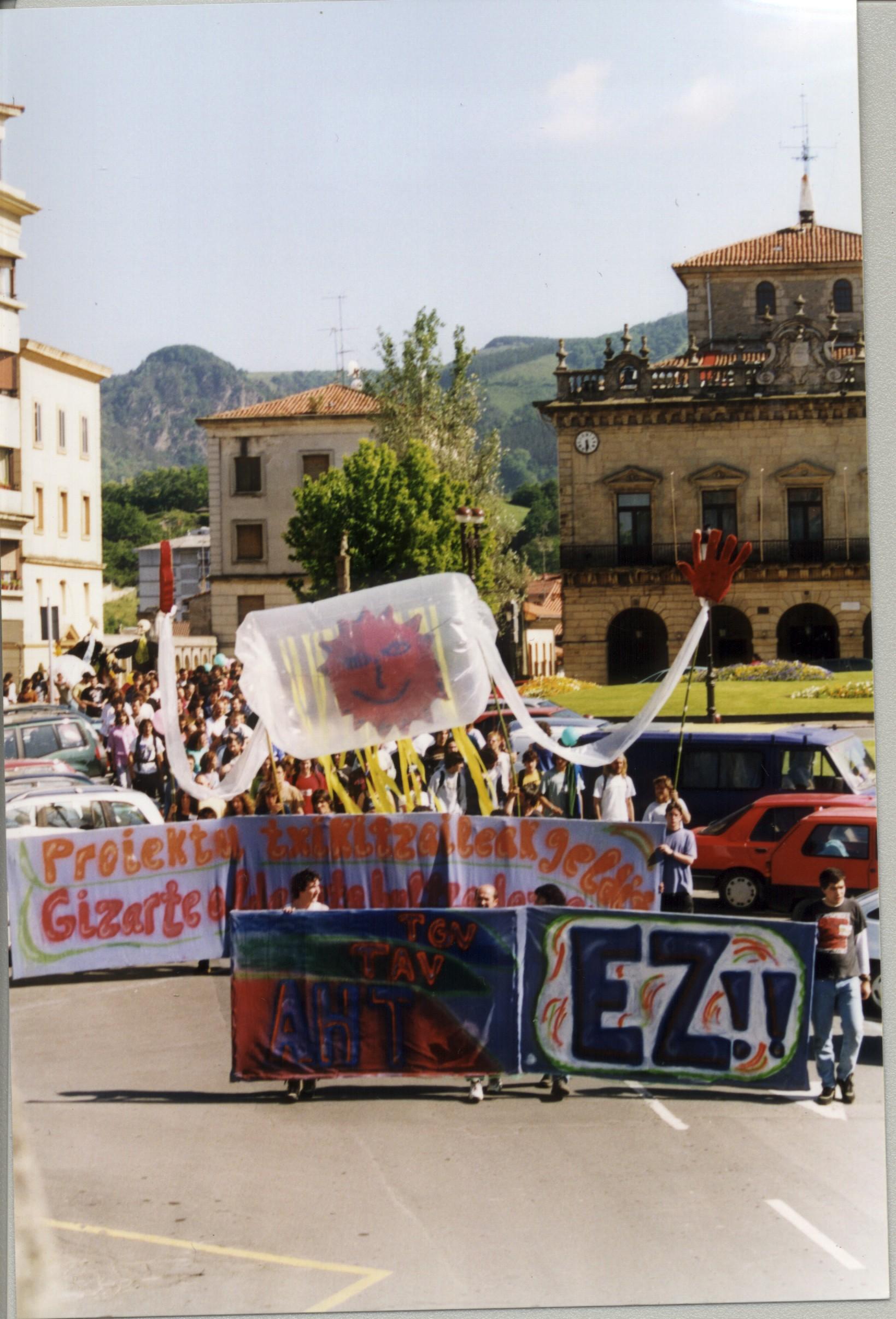 Manifestación contra el TAV Año 2000