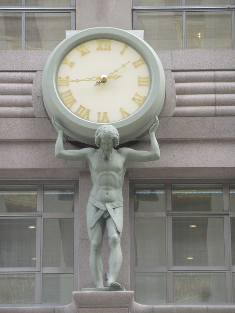 2023 Atlas Holding Up New Clock Tiffanys Entrance 5895