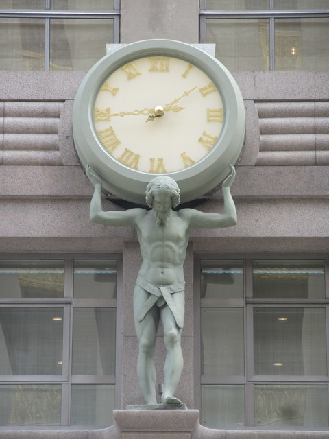 2023 Atlas Holding Up New Clock Tiffanys Entrance 5894