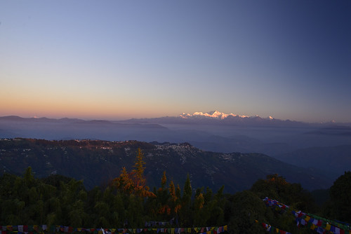 India2016_1326 by wallacefsk, First light on Mt. Kanchenjunga & Mt Everest,
Enjoying Sunrise at Tiger Hill Observatory,
Darjee