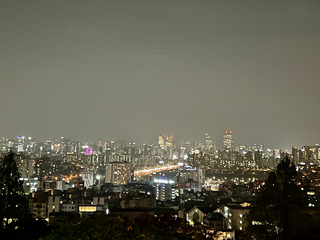 Seoul Skyline at Night. Photo by howderfamily.com; (CC BY-NC-SA 2.0)