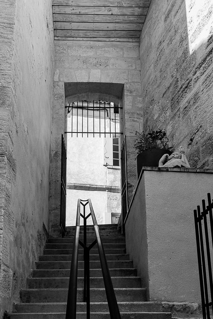 L'escalier en pierre menant au lavoir Banchereau