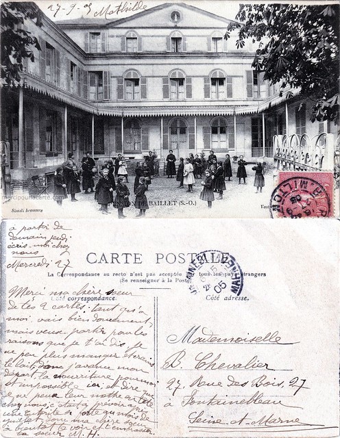 Pension de Baillet (Seine-et-Oise) - Jeunes filles en récréation dans la cour - 1905