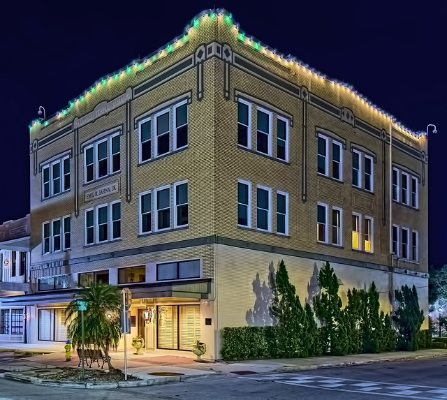 The historic Caldwell-Temple Building, 202 E Stuart Avenue, City of Lake Wales, Polk County, Florida, USA / Built: 1924 / Floors: 3 / Building Area: 12,736 Square Feet / Parcel Number: 27-30-02-909650-031140 / Building Type: Class C Office Building