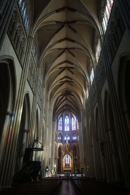 Cathédrale Sainte-Marie, Bayonne : Vue intérieure de la nef