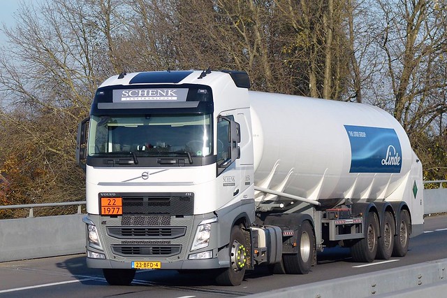 23-BFD-4, Volvo FH4 globetrotter, from Schenk/ Linde gas, Holland.