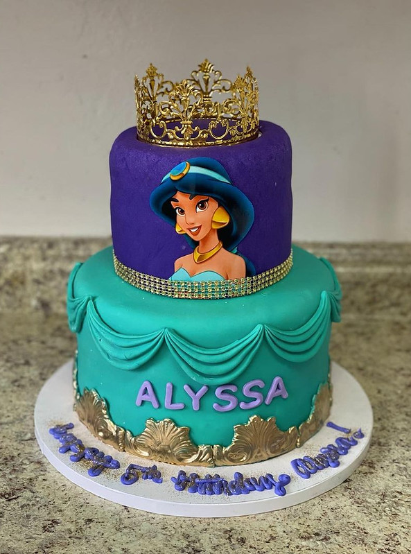 Cake by Bheesweets